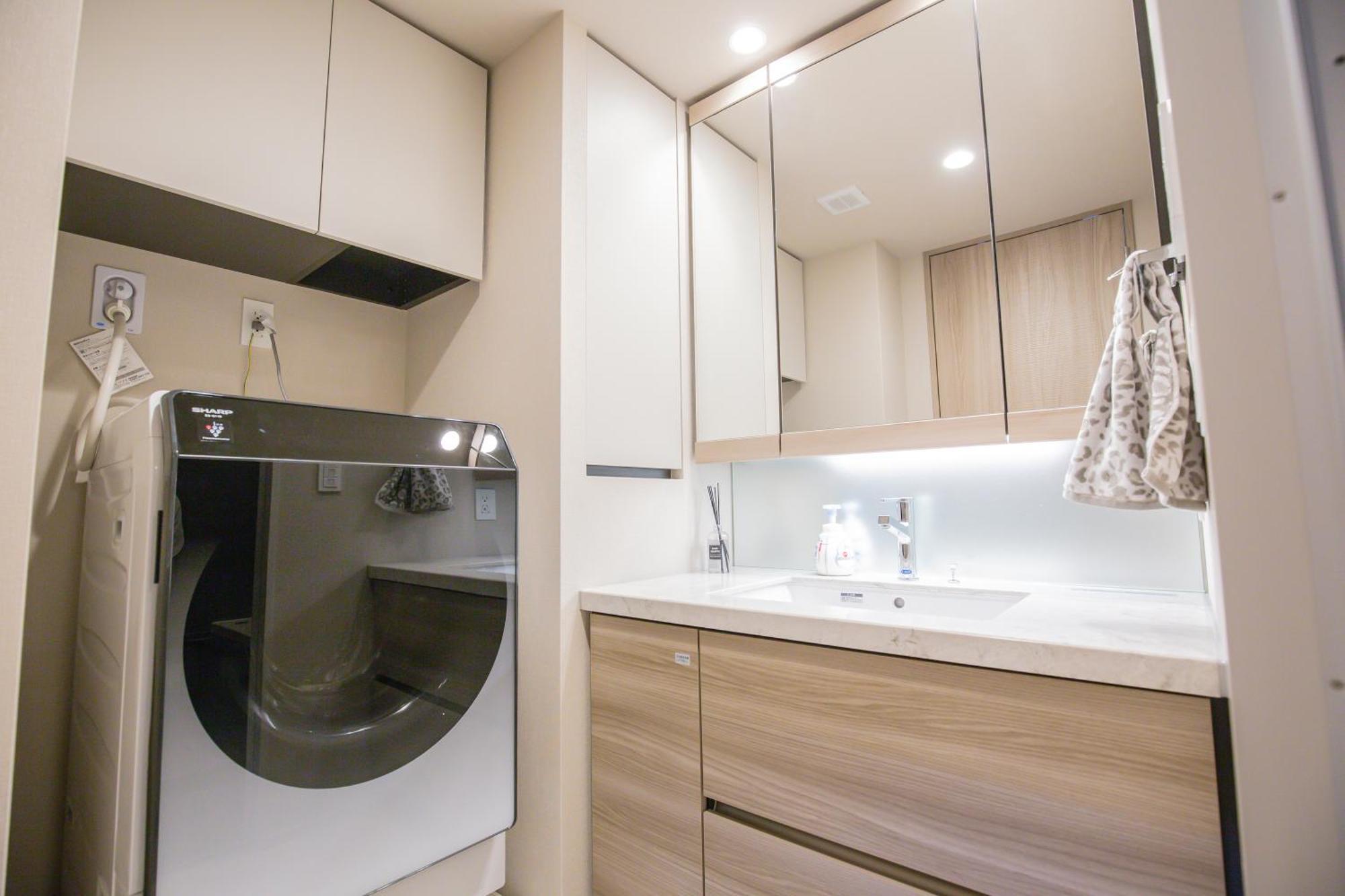 Bay Port Area, High-rise Luxury With View, 2 Minutes To Takeshiba Station Tōkyō